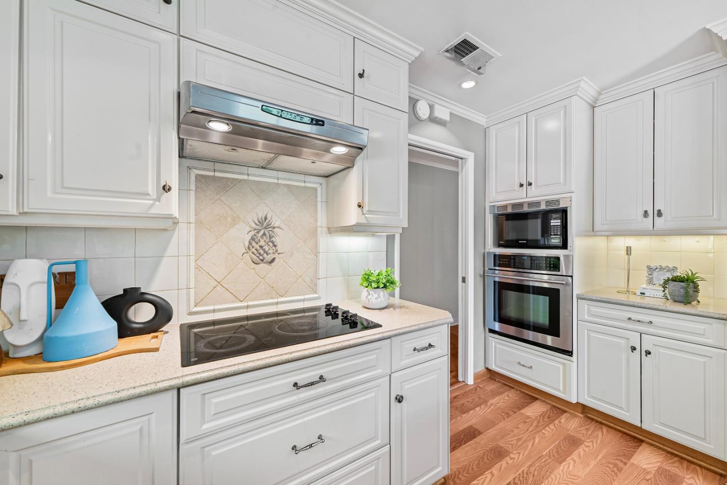 Detail Gallery Image 9 of 43 For 50 Jordan Pl, Palo Alto,  CA 94303 - 4 Beds | 2 Baths