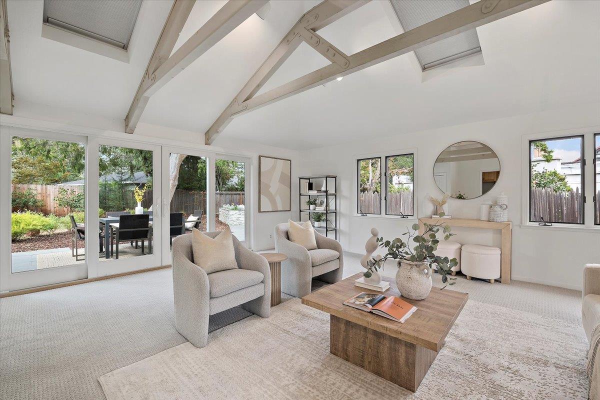 Detail Gallery Image 13 of 35 For 156 Beverly Ln, Los Altos,  CA 94022 - 3 Beds | 2 Baths