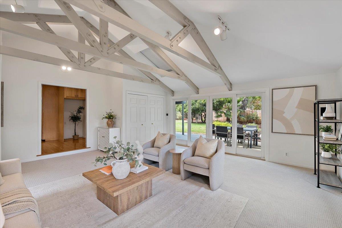 Detail Gallery Image 14 of 35 For 156 Beverly Ln, Los Altos,  CA 94022 - 3 Beds | 2 Baths