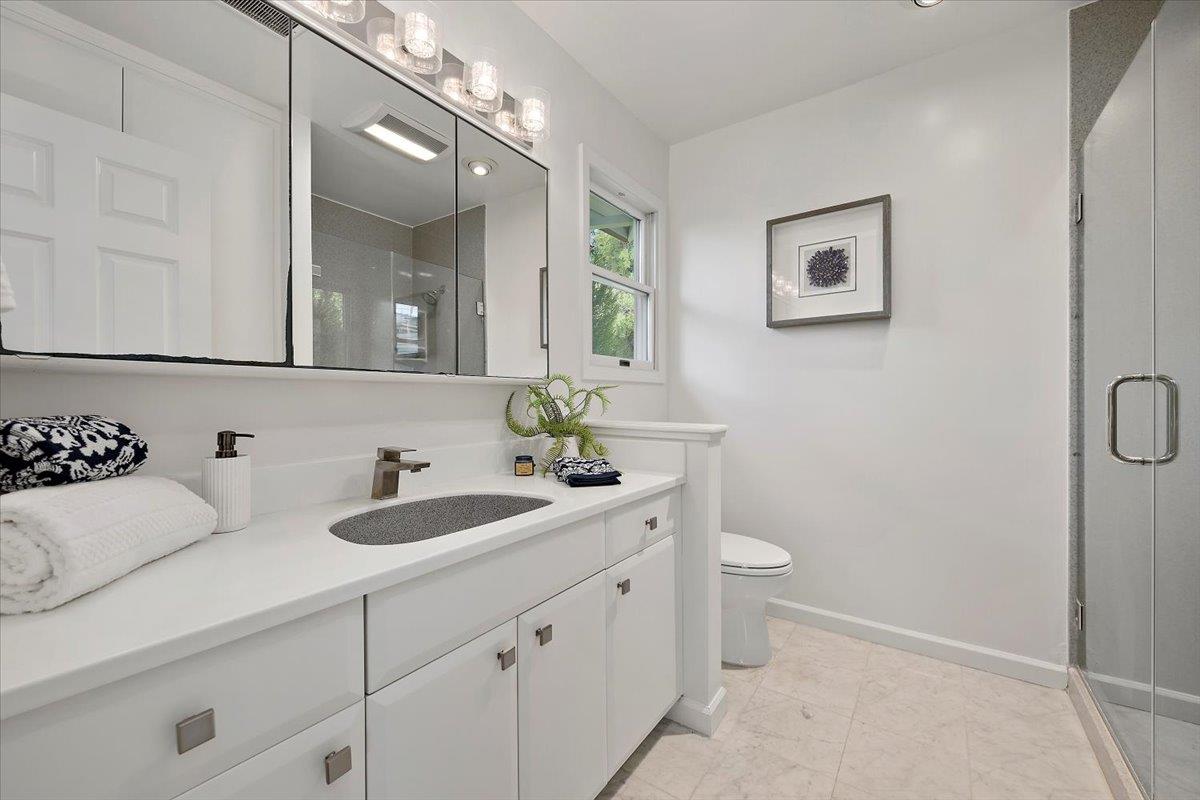 Detail Gallery Image 18 of 35 For 156 Beverly Ln, Los Altos,  CA 94022 - 3 Beds | 2 Baths