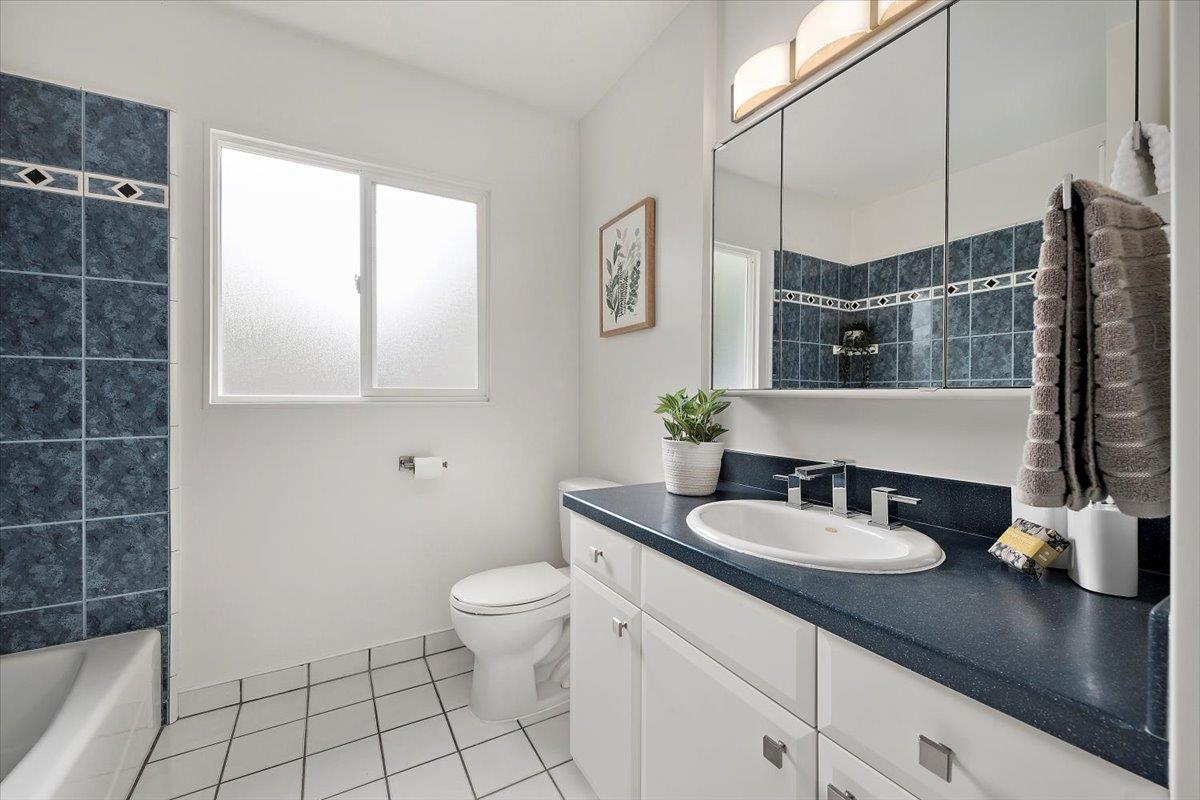 Detail Gallery Image 20 of 35 For 156 Beverly Ln, Los Altos,  CA 94022 - 3 Beds | 2 Baths