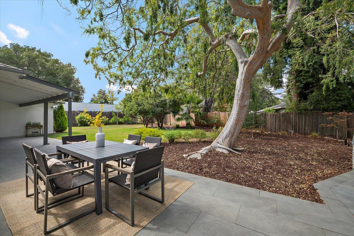 Detail Gallery Image 22 of 35 For 156 Beverly Ln, Los Altos,  CA 94022 - 3 Beds | 2 Baths