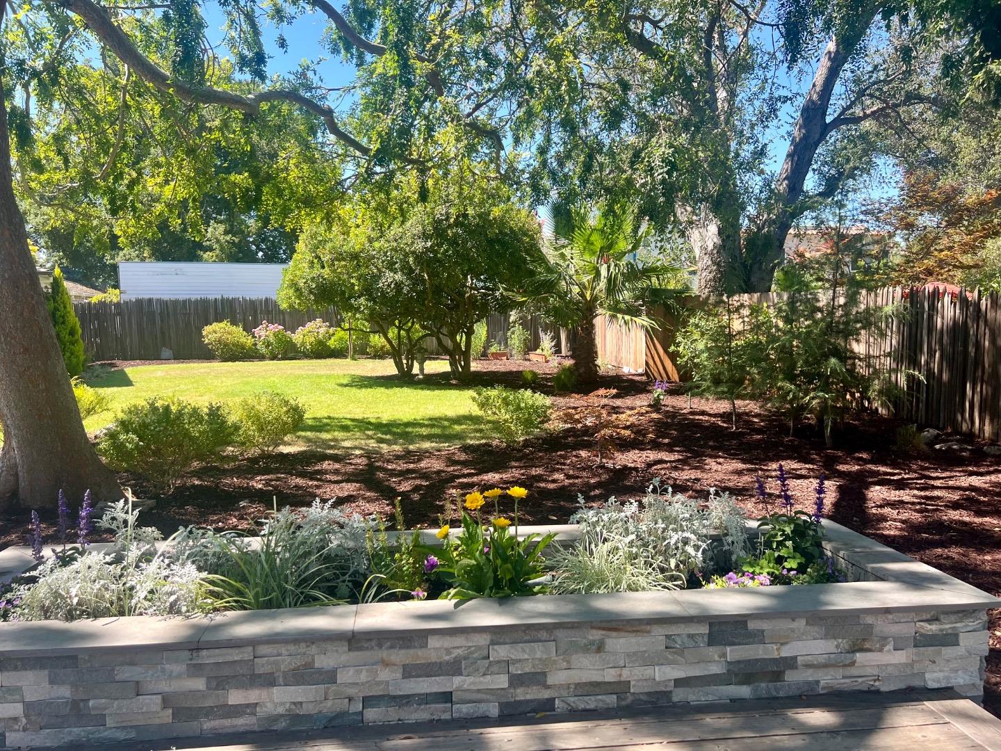 Detail Gallery Image 25 of 35 For 156 Beverly Ln, Los Altos,  CA 94022 - 3 Beds | 2 Baths