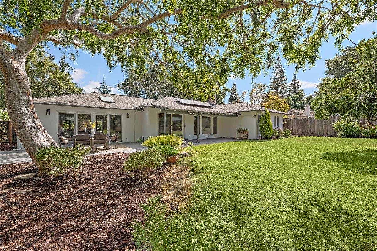 Detail Gallery Image 26 of 35 For 156 Beverly Ln, Los Altos,  CA 94022 - 3 Beds | 2 Baths