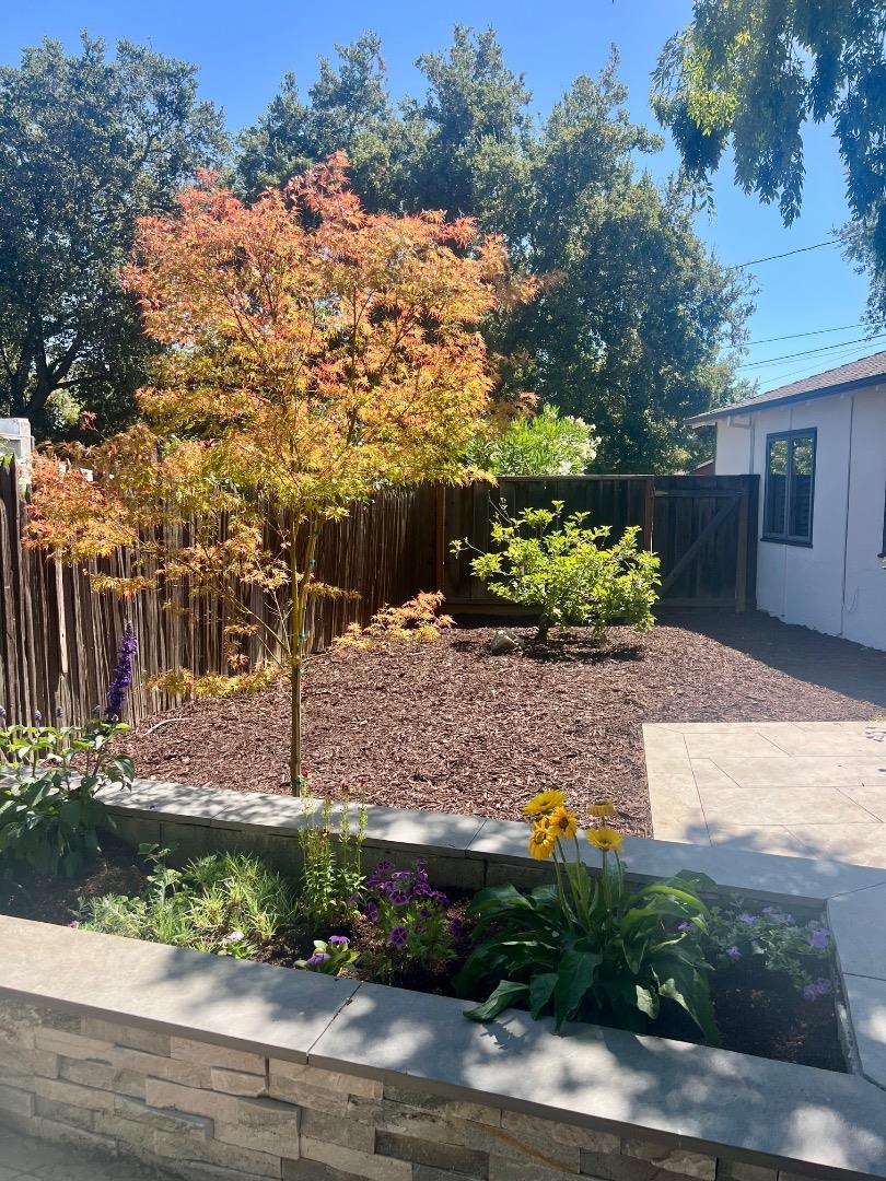 Detail Gallery Image 33 of 35 For 156 Beverly Ln, Los Altos,  CA 94022 - 3 Beds | 2 Baths