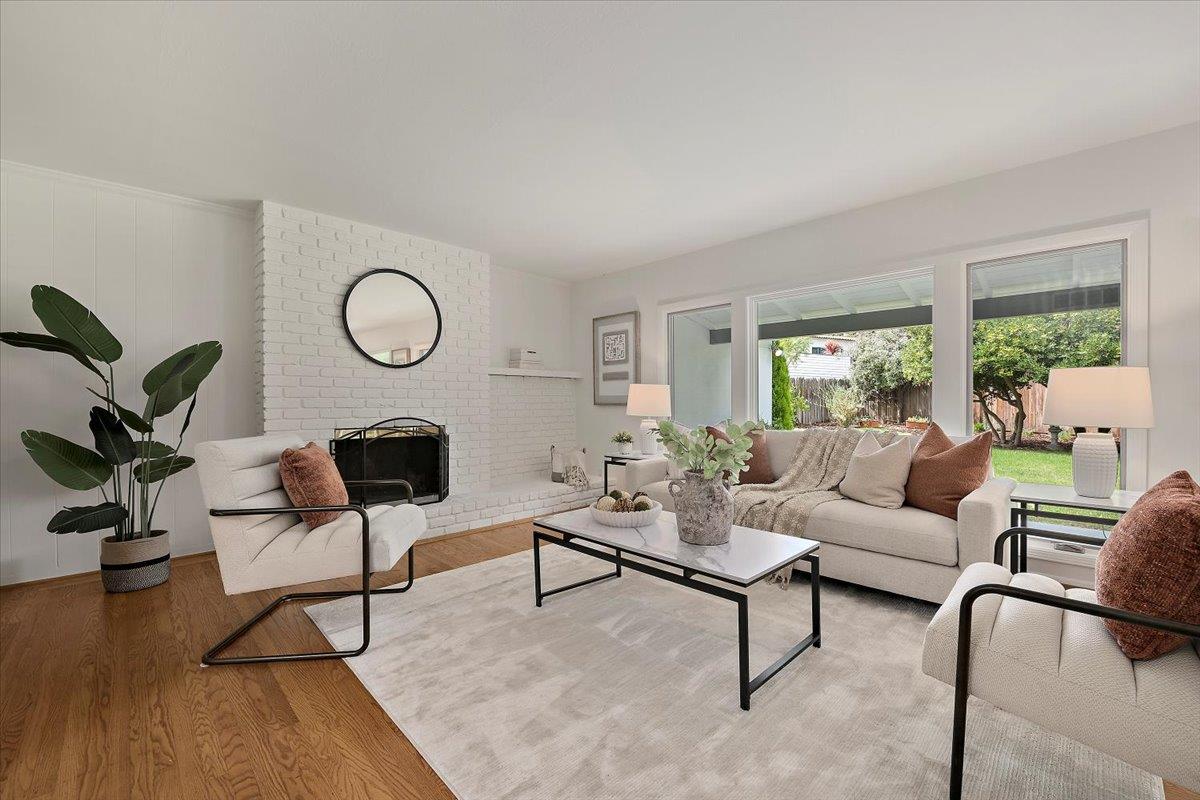 Detail Gallery Image 5 of 35 For 156 Beverly Ln, Los Altos,  CA 94022 - 3 Beds | 2 Baths