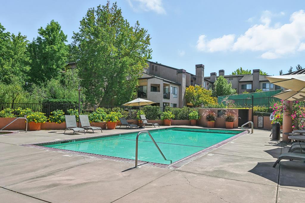 Detail Gallery Image 3 of 22 For 39149 Guardino Dr #256,  Fremont,  CA 94538 - 1 Beds | 1 Baths