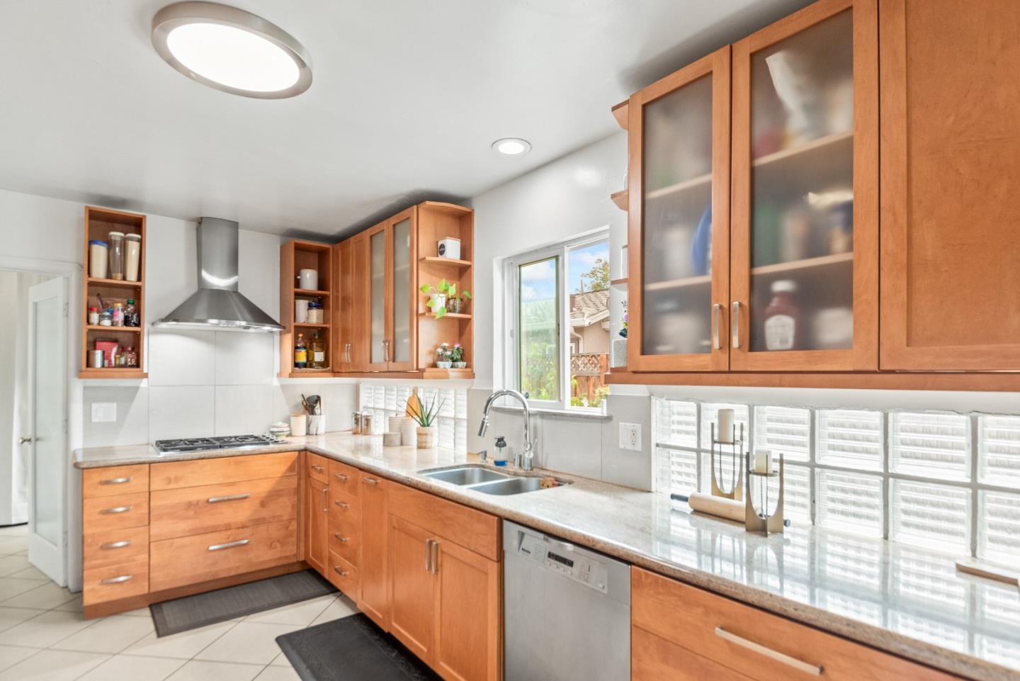 Detail Gallery Image 14 of 32 For 196 Douglane Ave, Santa Clara,  CA 95050 - 3 Beds | 2 Baths