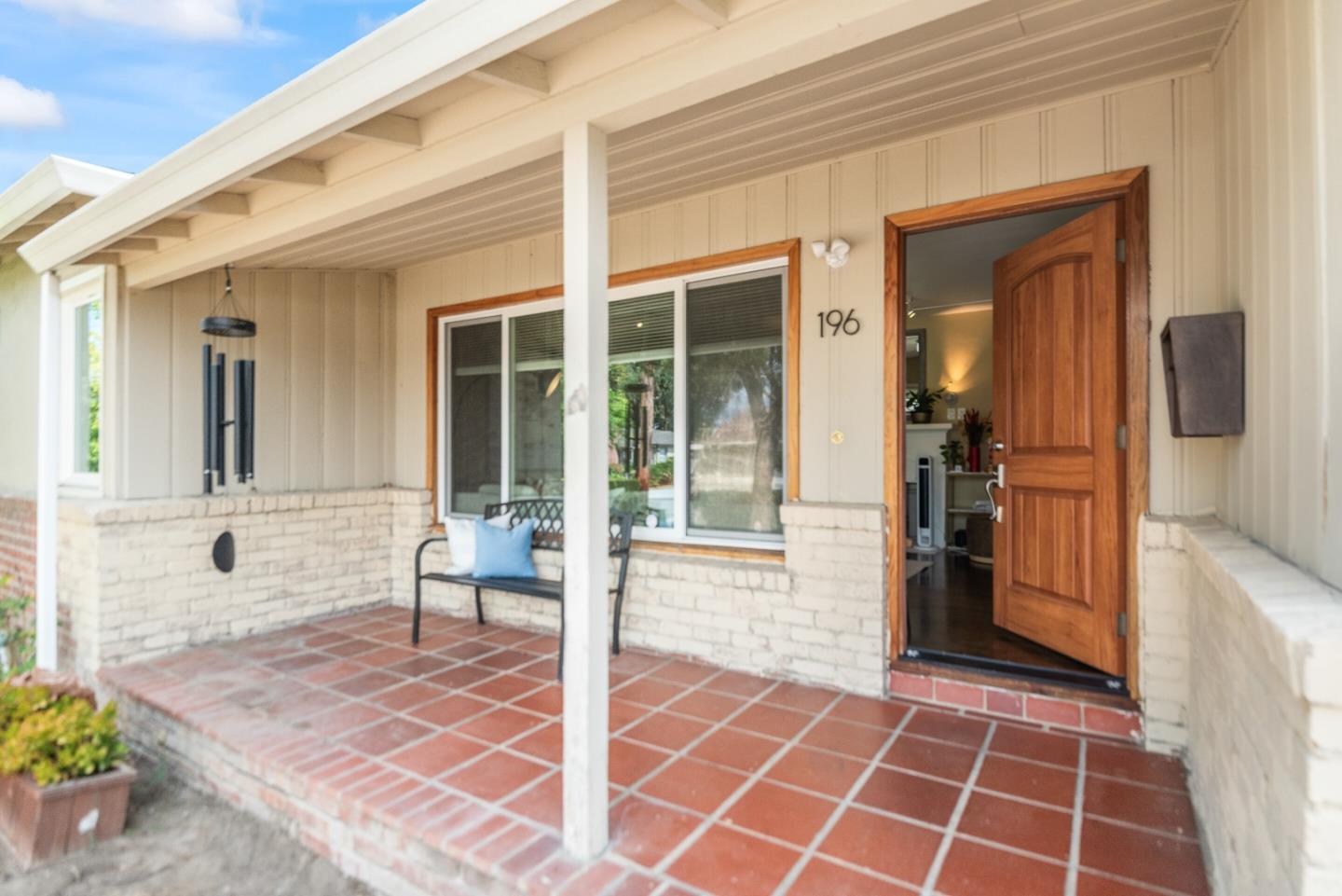 Detail Gallery Image 4 of 32 For 196 Douglane Ave, Santa Clara,  CA 95050 - 3 Beds | 2 Baths