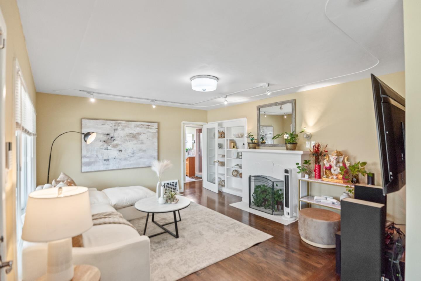 Detail Gallery Image 6 of 32 For 196 Douglane Ave, Santa Clara,  CA 95050 - 3 Beds | 2 Baths