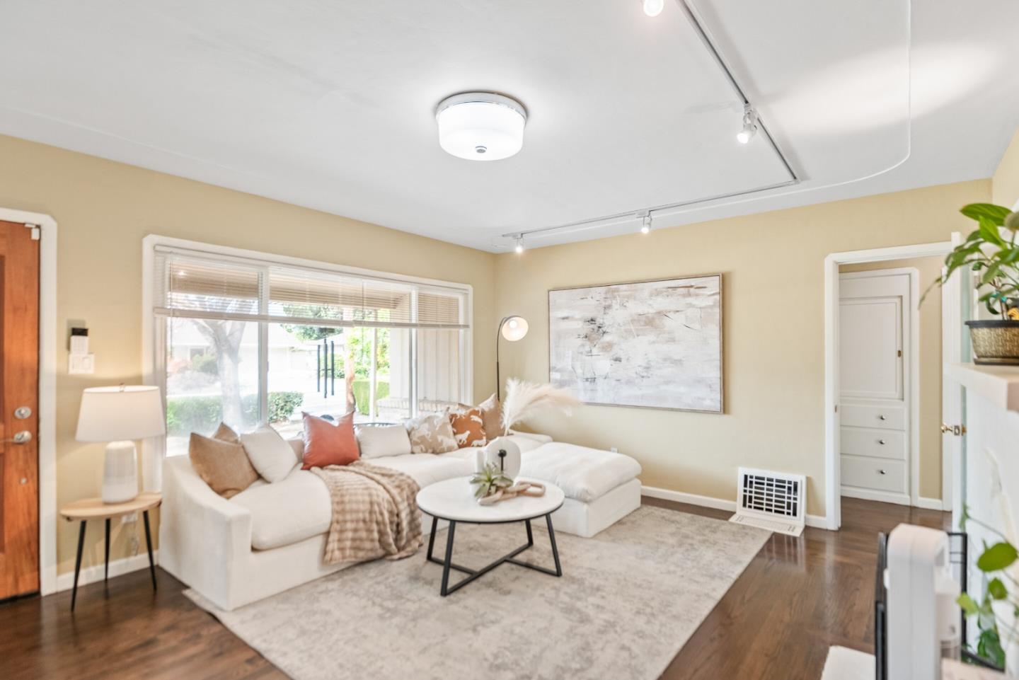 Detail Gallery Image 7 of 32 For 196 Douglane Ave, Santa Clara,  CA 95050 - 3 Beds | 2 Baths