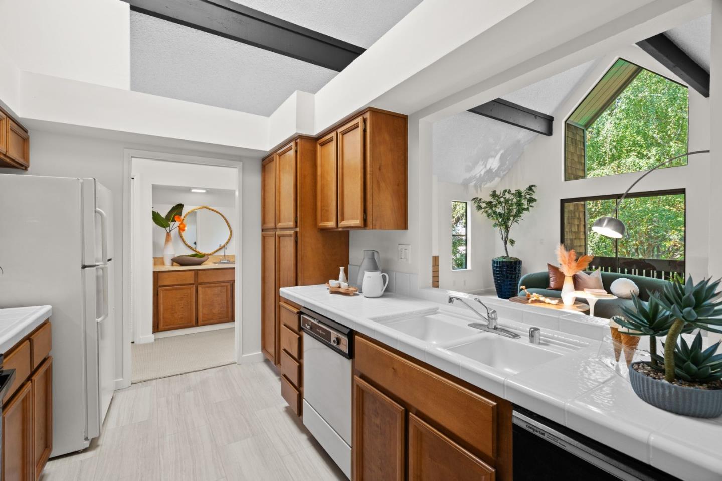 Detail Gallery Image 10 of 37 For 4132 Thain Way, Palo Alto,  CA 94306 - 2 Beds | 2 Baths