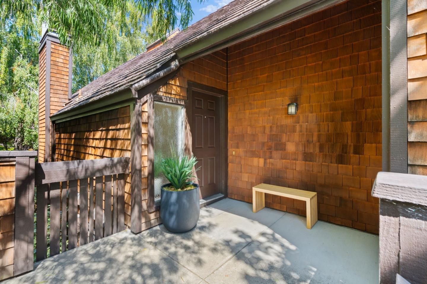 Detail Gallery Image 2 of 37 For 4132 Thain Way, Palo Alto,  CA 94306 - 2 Beds | 2 Baths