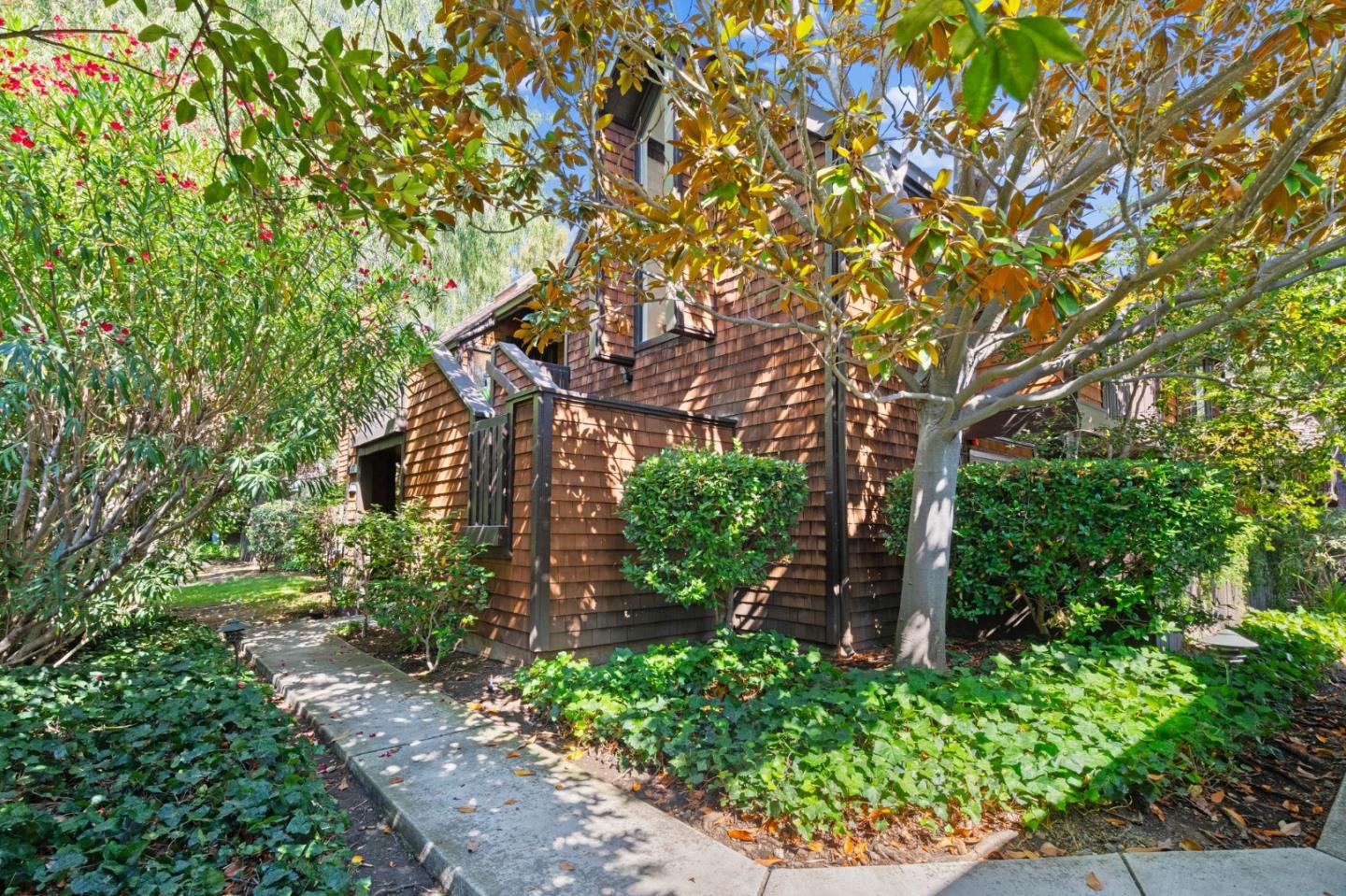 Detail Gallery Image 34 of 37 For 4132 Thain Way, Palo Alto,  CA 94306 - 2 Beds | 2 Baths