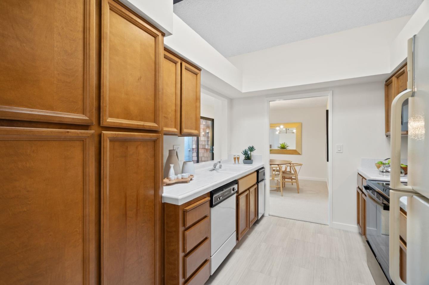 Detail Gallery Image 9 of 37 For 4132 Thain Way, Palo Alto,  CA 94306 - 2 Beds | 2 Baths