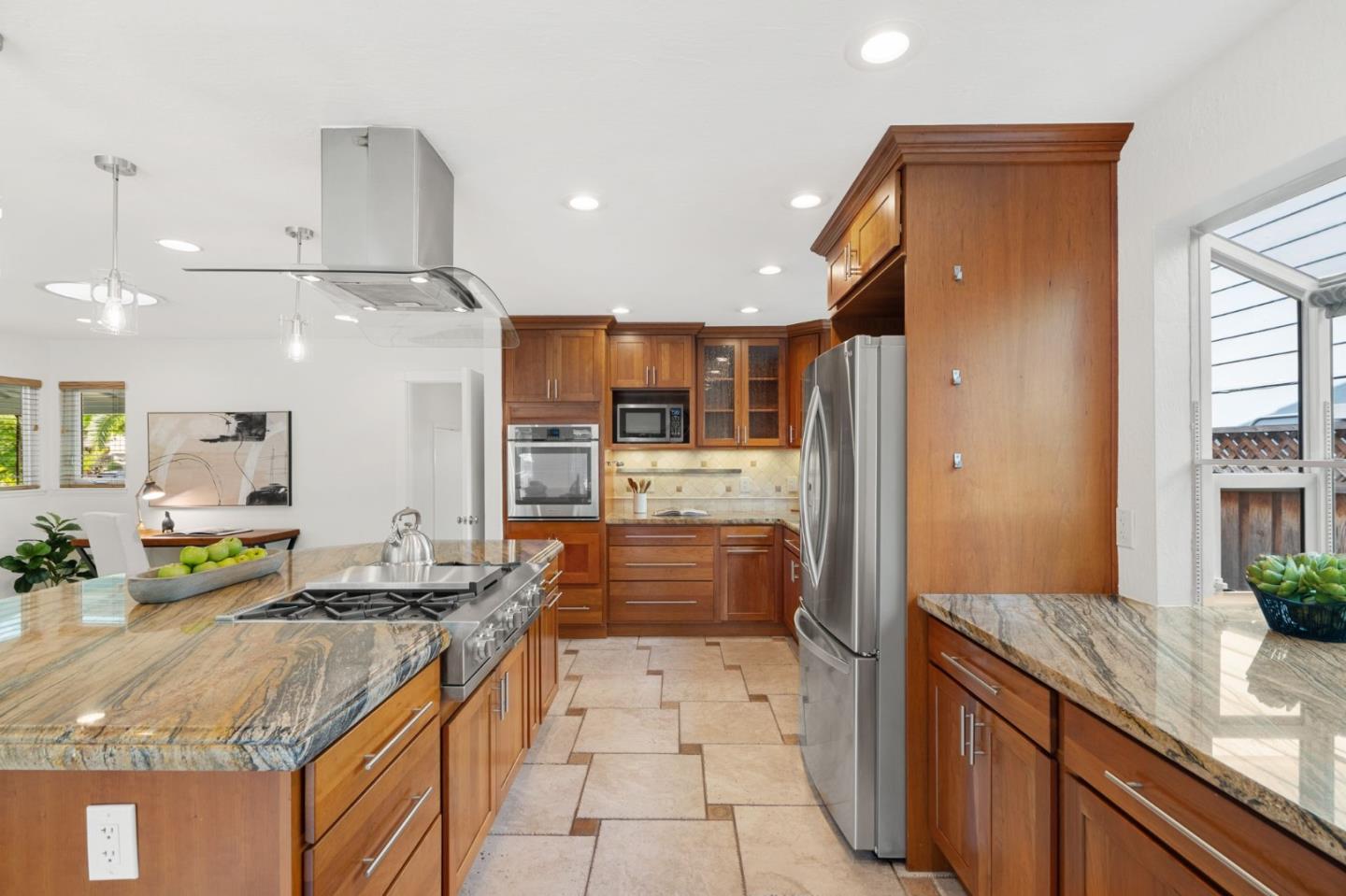 Detail Gallery Image 10 of 37 For 1106 Viscaino Ave, Sunnyvale,  CA 94086 - 3 Beds | 2 Baths
