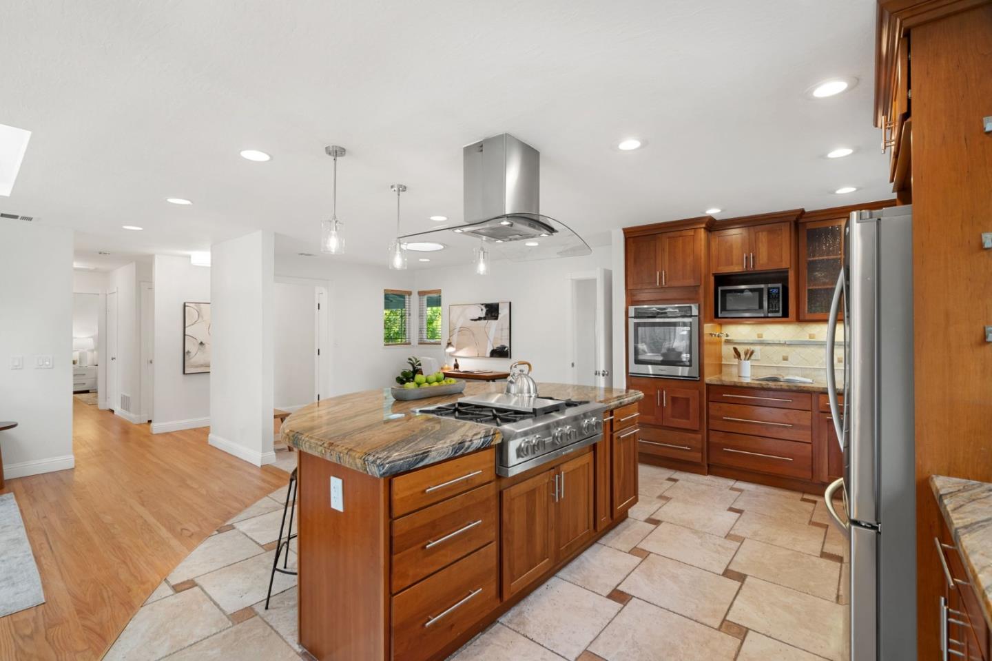Detail Gallery Image 11 of 37 For 1106 Viscaino Ave, Sunnyvale,  CA 94086 - 3 Beds | 2 Baths