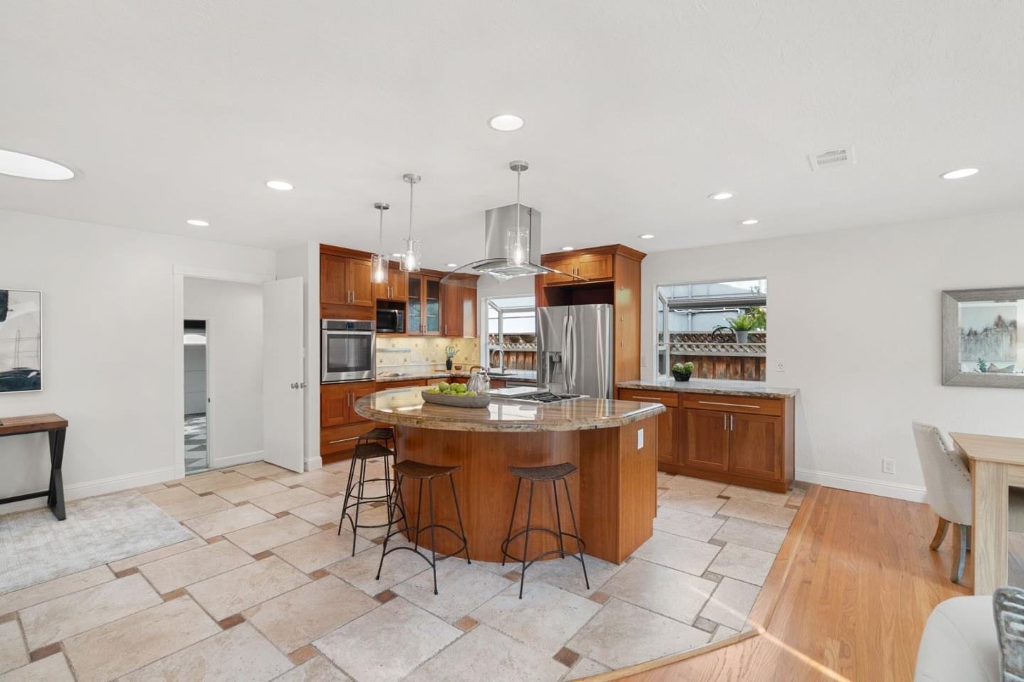 Detail Gallery Image 12 of 37 For 1106 Viscaino Ave, Sunnyvale,  CA 94086 - 3 Beds | 2 Baths