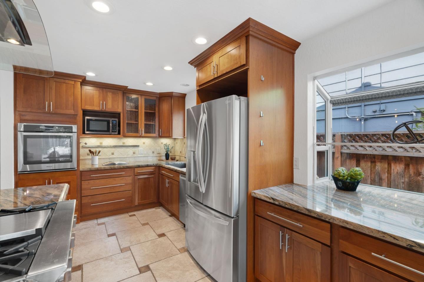 Detail Gallery Image 18 of 37 For 1106 Viscaino Ave, Sunnyvale,  CA 94086 - 3 Beds | 2 Baths