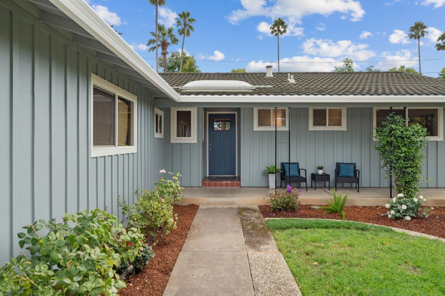 Detail Gallery Image 3 of 37 For 1106 Viscaino Ave, Sunnyvale,  CA 94086 - 3 Beds | 2 Baths