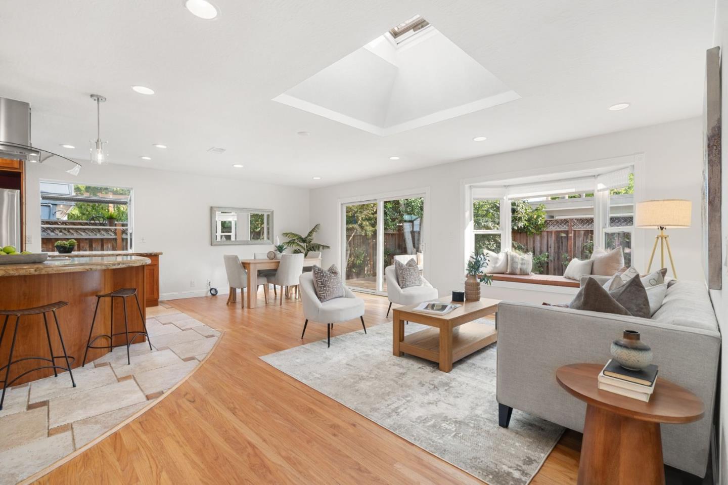 Detail Gallery Image 4 of 37 For 1106 Viscaino Ave, Sunnyvale,  CA 94086 - 3 Beds | 2 Baths