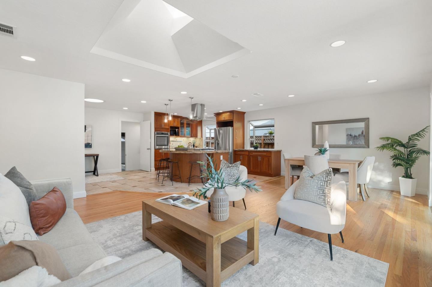 Detail Gallery Image 6 of 37 For 1106 Viscaino Ave, Sunnyvale,  CA 94086 - 3 Beds | 2 Baths