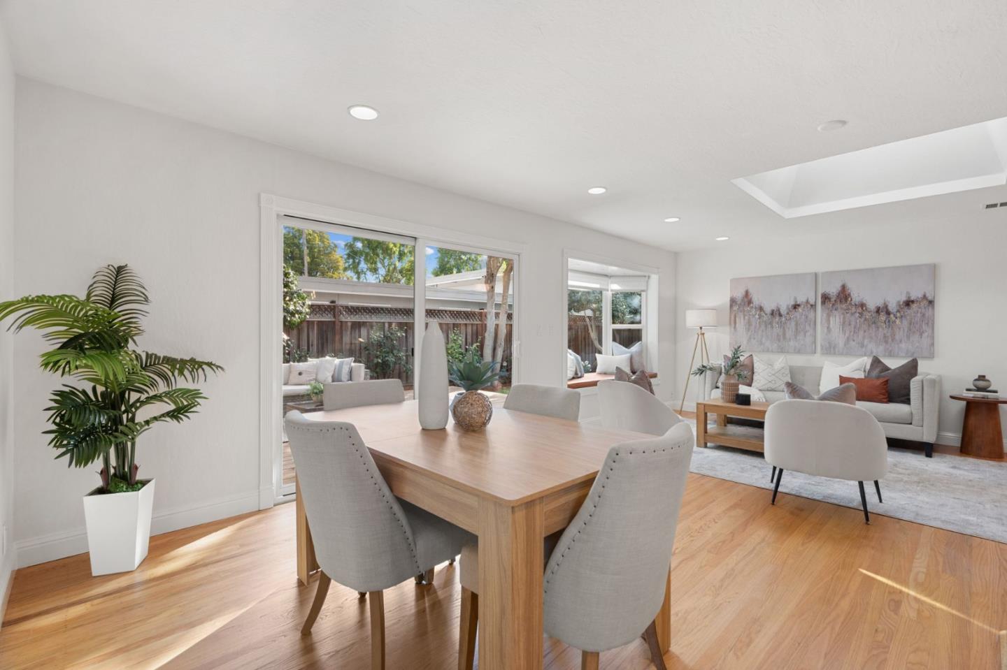Detail Gallery Image 8 of 37 For 1106 Viscaino Ave, Sunnyvale,  CA 94086 - 3 Beds | 2 Baths