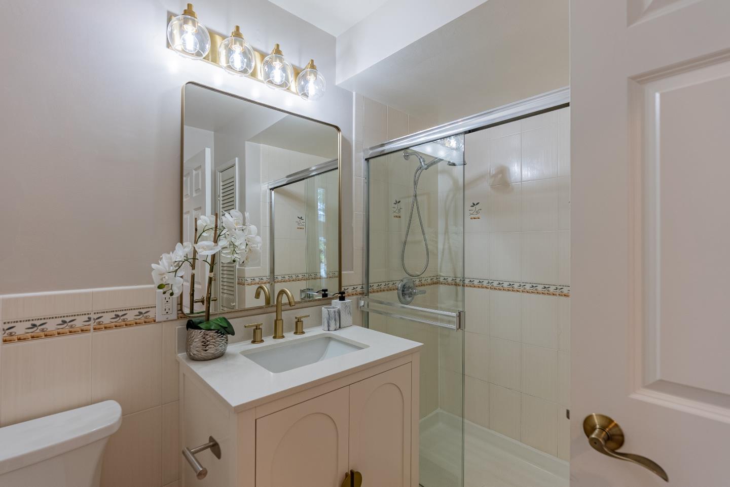 Detail Gallery Image 16 of 46 For 370 Sailfish Isle, Foster City,  CA 94404 - 4 Beds | 3 Baths