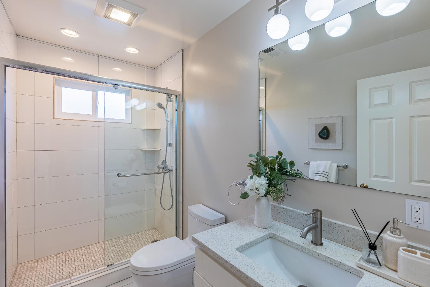 Detail Gallery Image 34 of 46 For 370 Sailfish Isle, Foster City,  CA 94404 - 4 Beds | 3 Baths