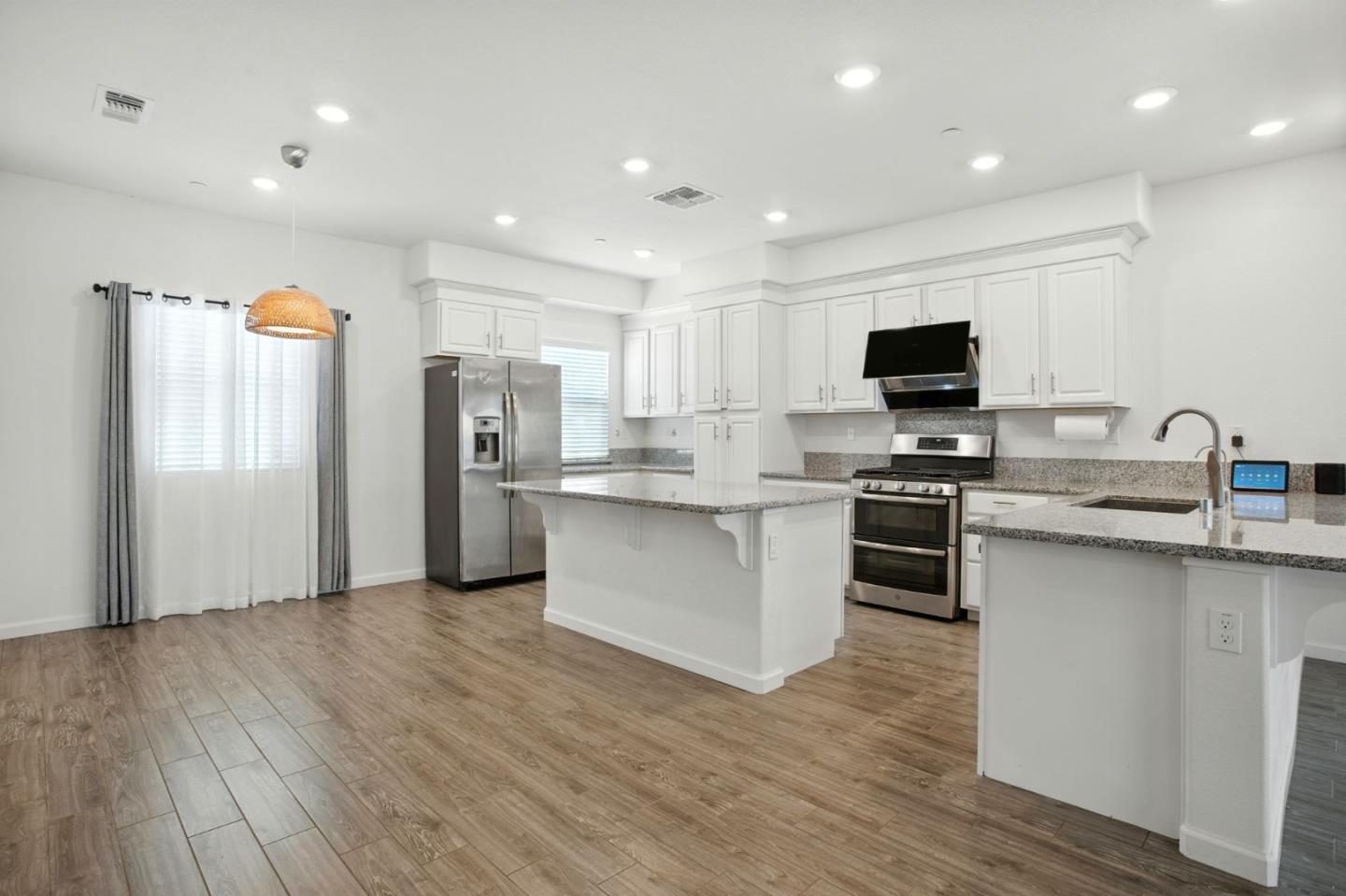 Detail Gallery Image 21 of 46 For 2061 Doncaster Ct, Olivehurst,  CA 95961 - 3 Beds | 2 Baths