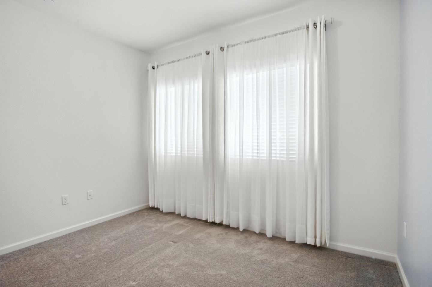 Detail Gallery Image 32 of 46 For 2061 Doncaster Ct, Olivehurst,  CA 95961 - 3 Beds | 2 Baths