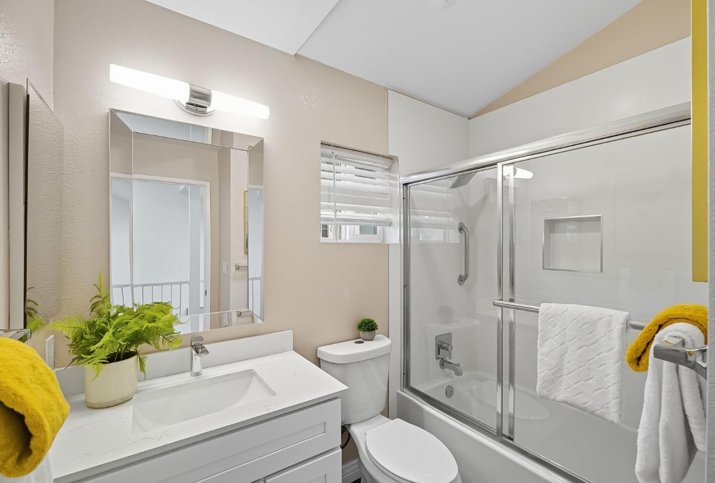 Detail Gallery Image 22 of 45 For 75 S 24th St, San Jose,  CA 95116 - 3 Beds | 2/1 Baths