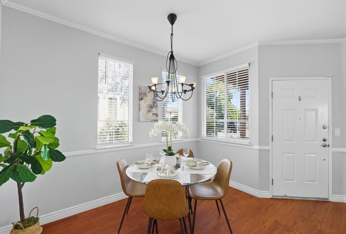 Detail Gallery Image 8 of 45 For 75 S 24th St, San Jose,  CA 95116 - 3 Beds | 2/1 Baths