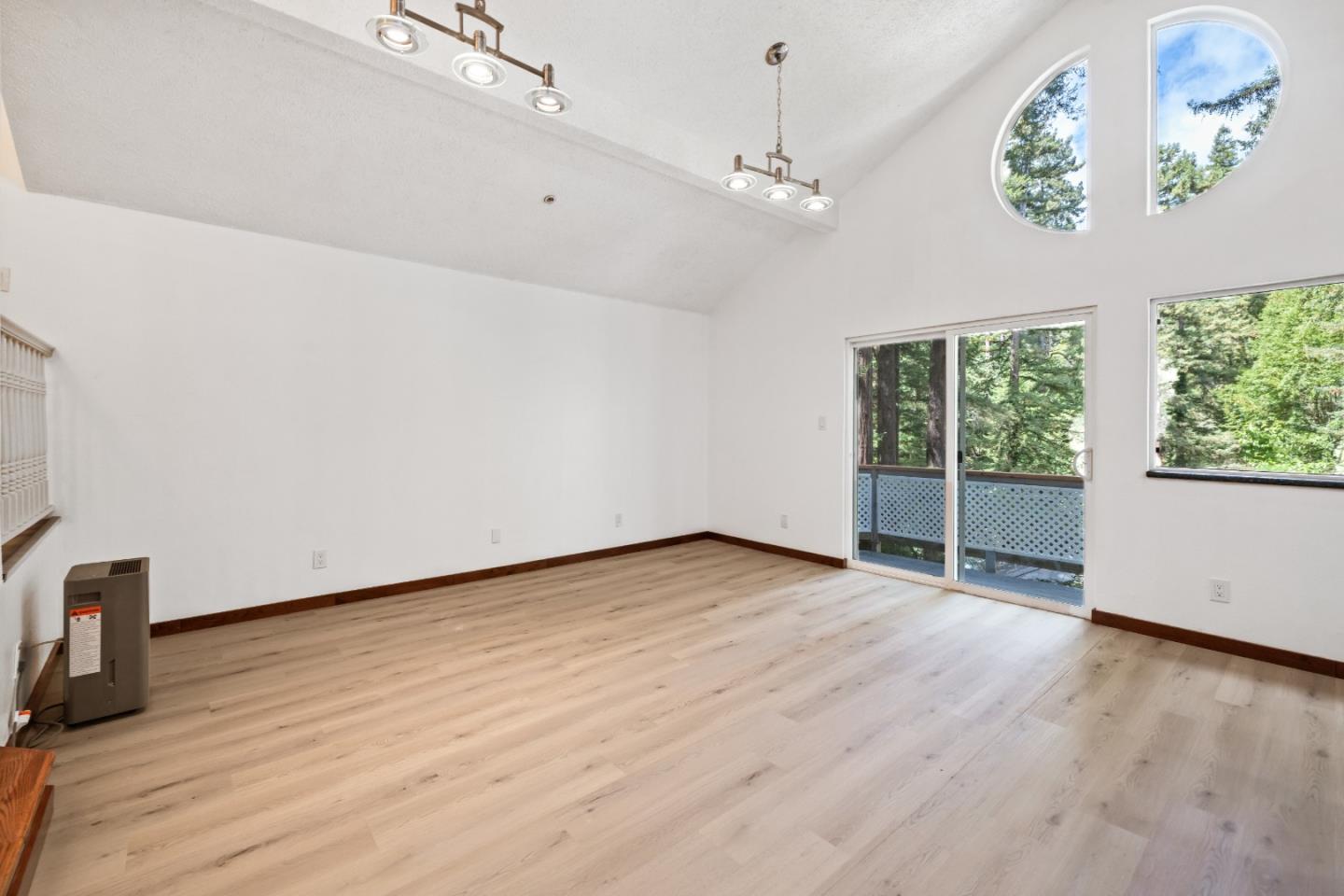 Detail Gallery Image 6 of 25 For 359 Redwood Rd, Felton,  CA 95018 - 1 Beds | 1 Baths