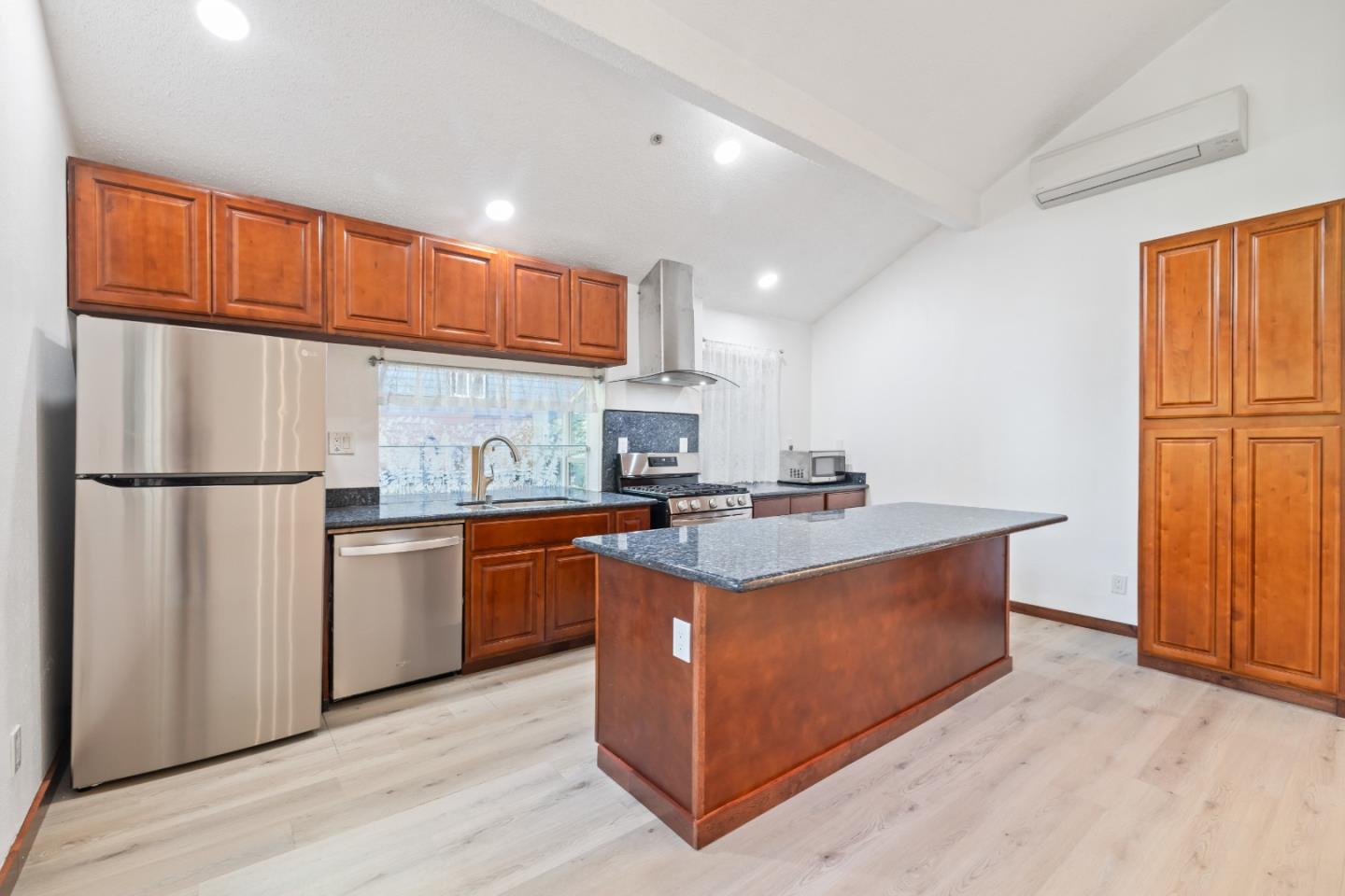 Detail Gallery Image 8 of 25 For 359 Redwood Rd, Felton,  CA 95018 - 1 Beds | 1 Baths