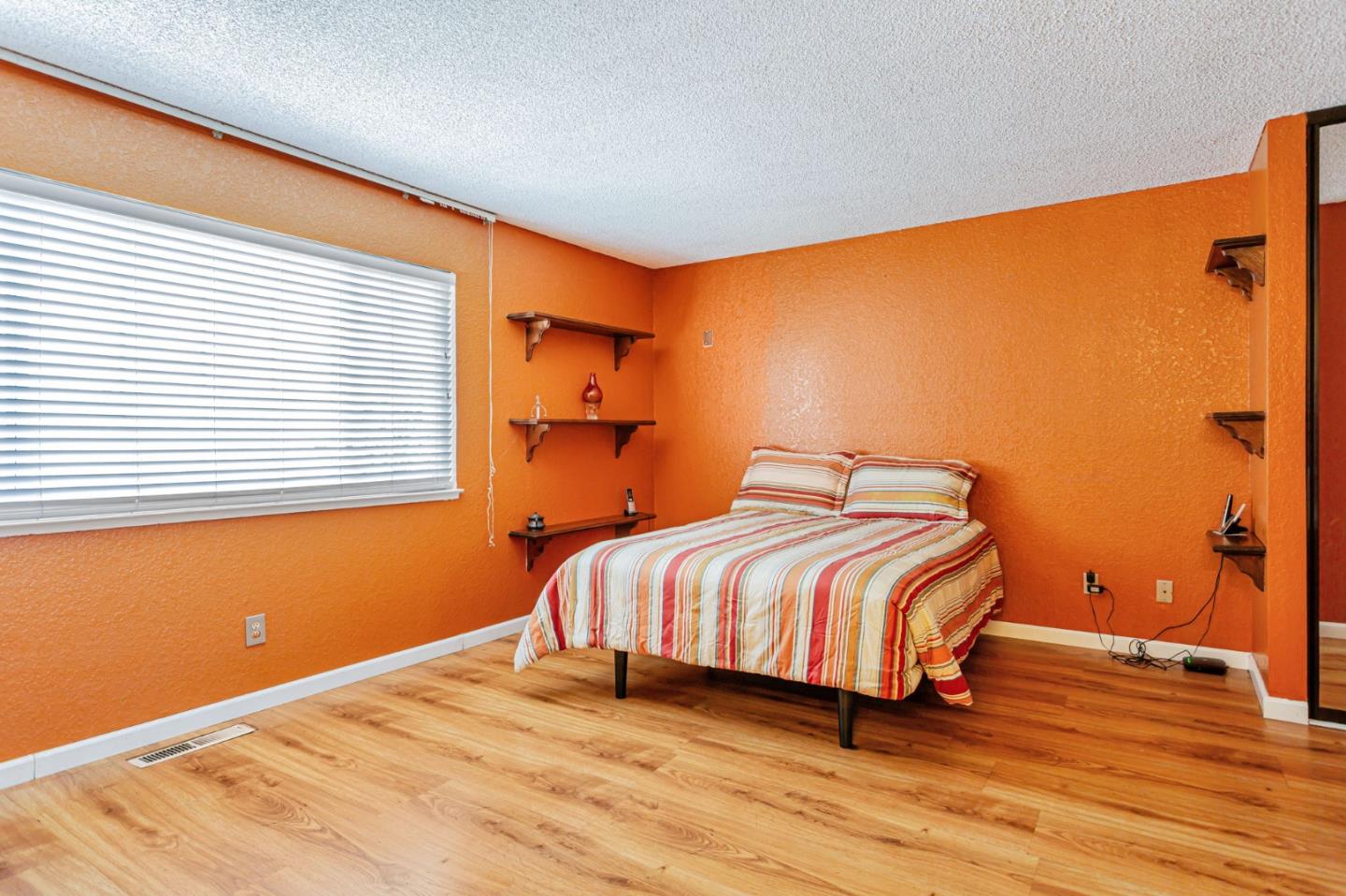 Detail Gallery Image 12 of 22 For 290 Riverview Dr, Vallejo,  CA 94589 - 3 Beds | 2 Baths
