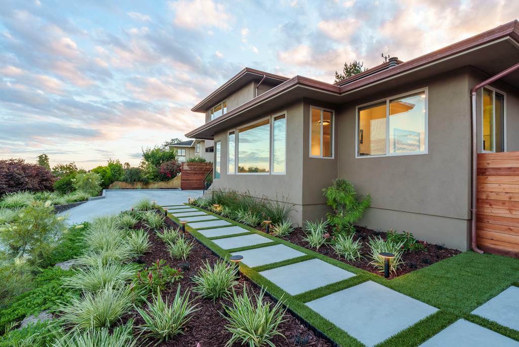 Detail Gallery Image 4 of 48 For 1310 Escalona Dr, Santa Cruz,  CA 95060 - 4 Beds | 3/1 Baths