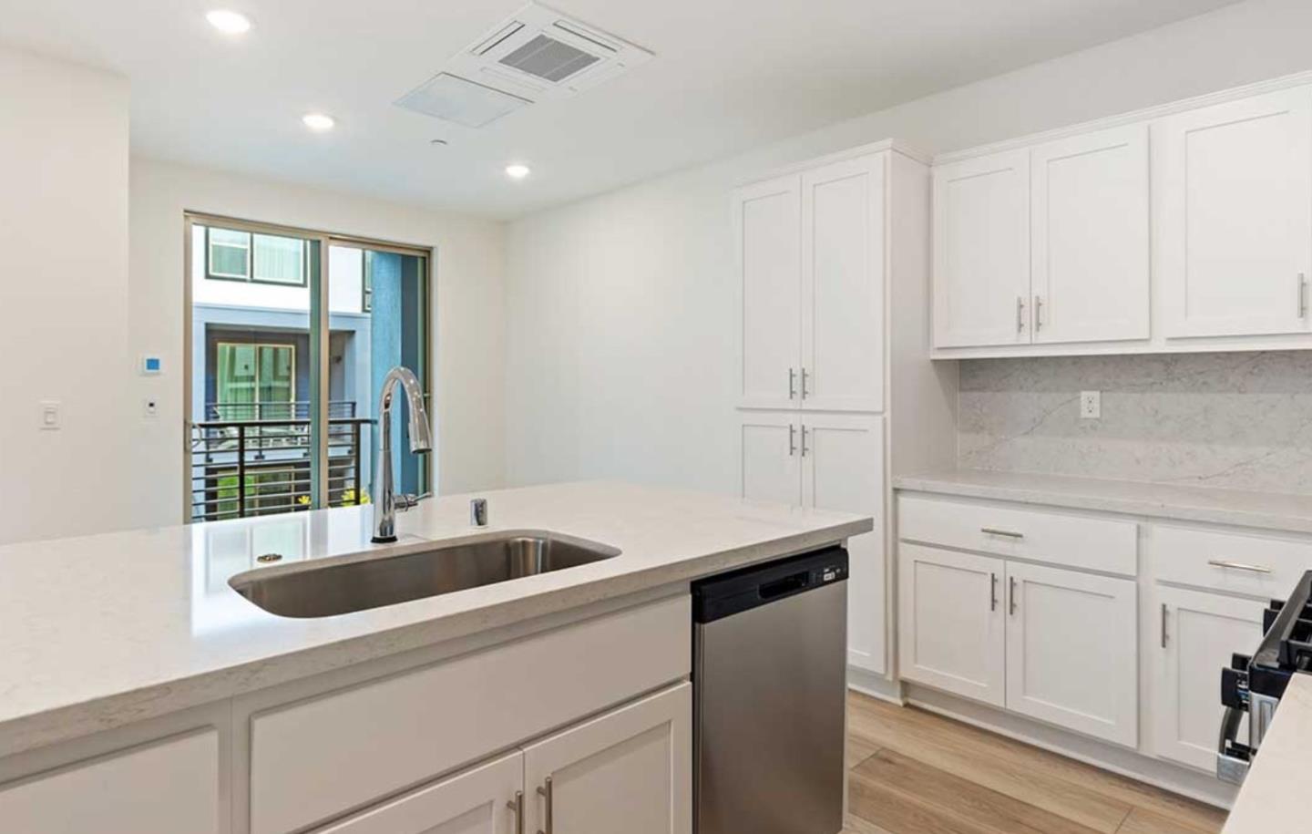 Detail Gallery Image 17 of 33 For 6681 Optimum Loop, San Jose,  CA 95119 - 3 Beds | 3 Baths
