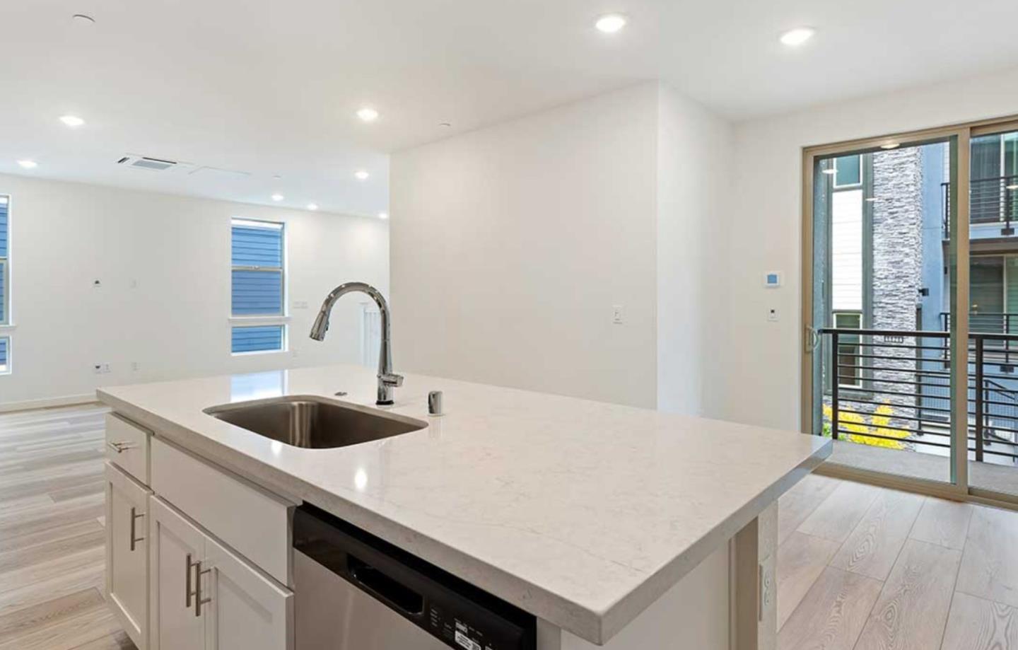 Detail Gallery Image 18 of 33 For 6681 Optimum Loop, San Jose,  CA 95119 - 3 Beds | 3 Baths