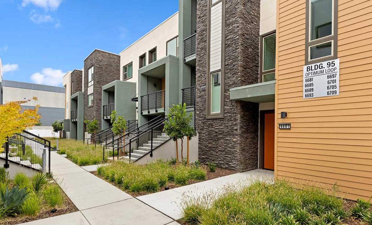 Detail Gallery Image 2 of 33 For 6681 Optimum Loop, San Jose,  CA 95119 - 3 Beds | 3 Baths