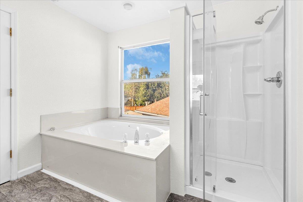 Detail Gallery Image 20 of 34 For 18 Suffield Cir, Salinas,  CA 93906 - 4 Beds | 2/1 Baths