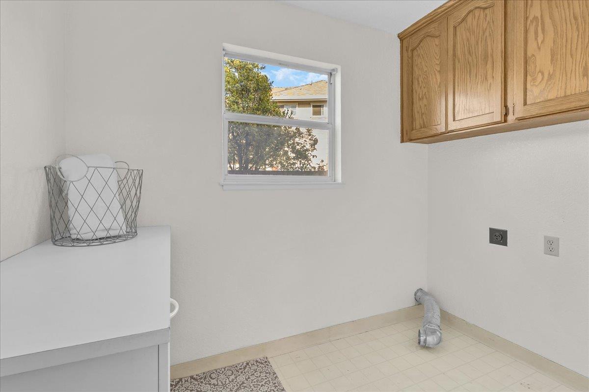 Detail Gallery Image 27 of 34 For 18 Suffield Cir, Salinas,  CA 93906 - 4 Beds | 2/1 Baths