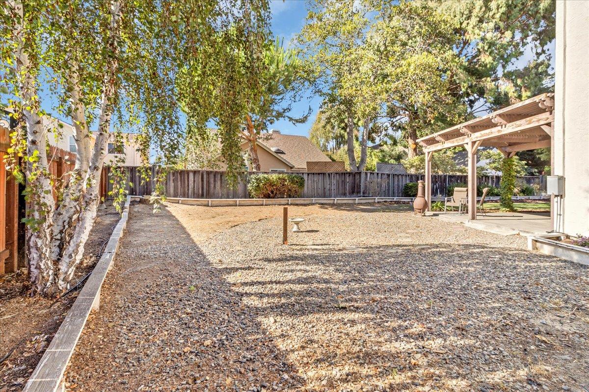 Detail Gallery Image 30 of 34 For 18 Suffield Cir, Salinas,  CA 93906 - 4 Beds | 2/1 Baths