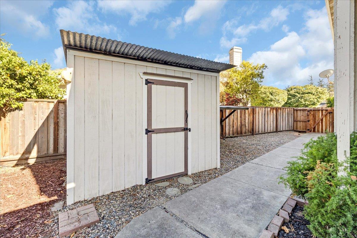 Detail Gallery Image 32 of 34 For 18 Suffield Cir, Salinas,  CA 93906 - 4 Beds | 2/1 Baths