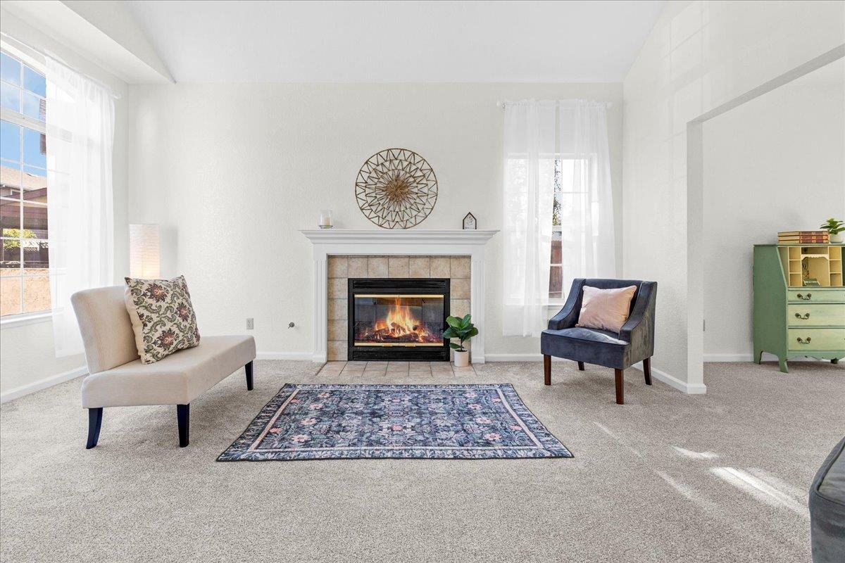 Detail Gallery Image 6 of 34 For 18 Suffield Cir, Salinas,  CA 93906 - 4 Beds | 2/1 Baths