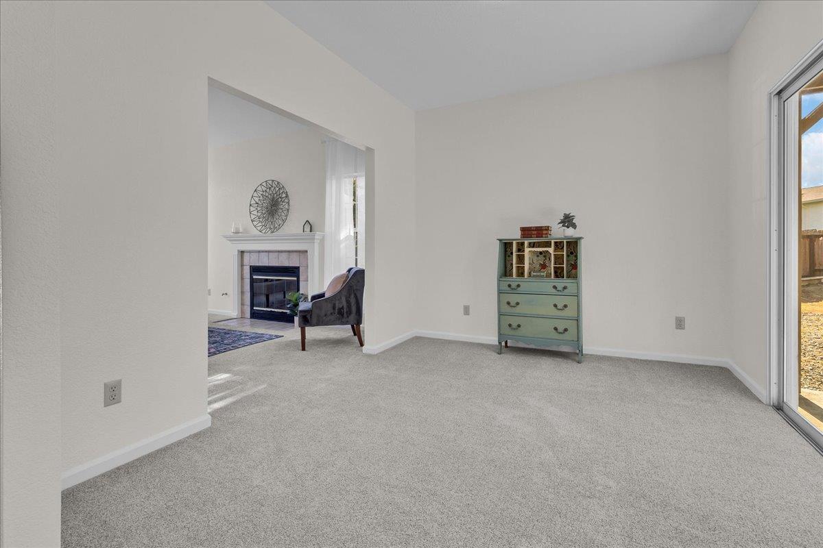 Detail Gallery Image 7 of 34 For 18 Suffield Cir, Salinas,  CA 93906 - 4 Beds | 2/1 Baths
