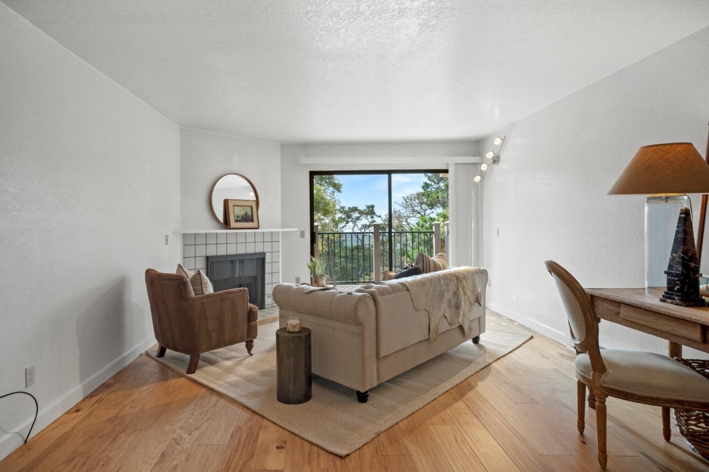 Detail Gallery Image 10 of 29 For 250 Forest Ridge Rd #45,  Monterey,  CA 93940 - 2 Beds | 1 Baths