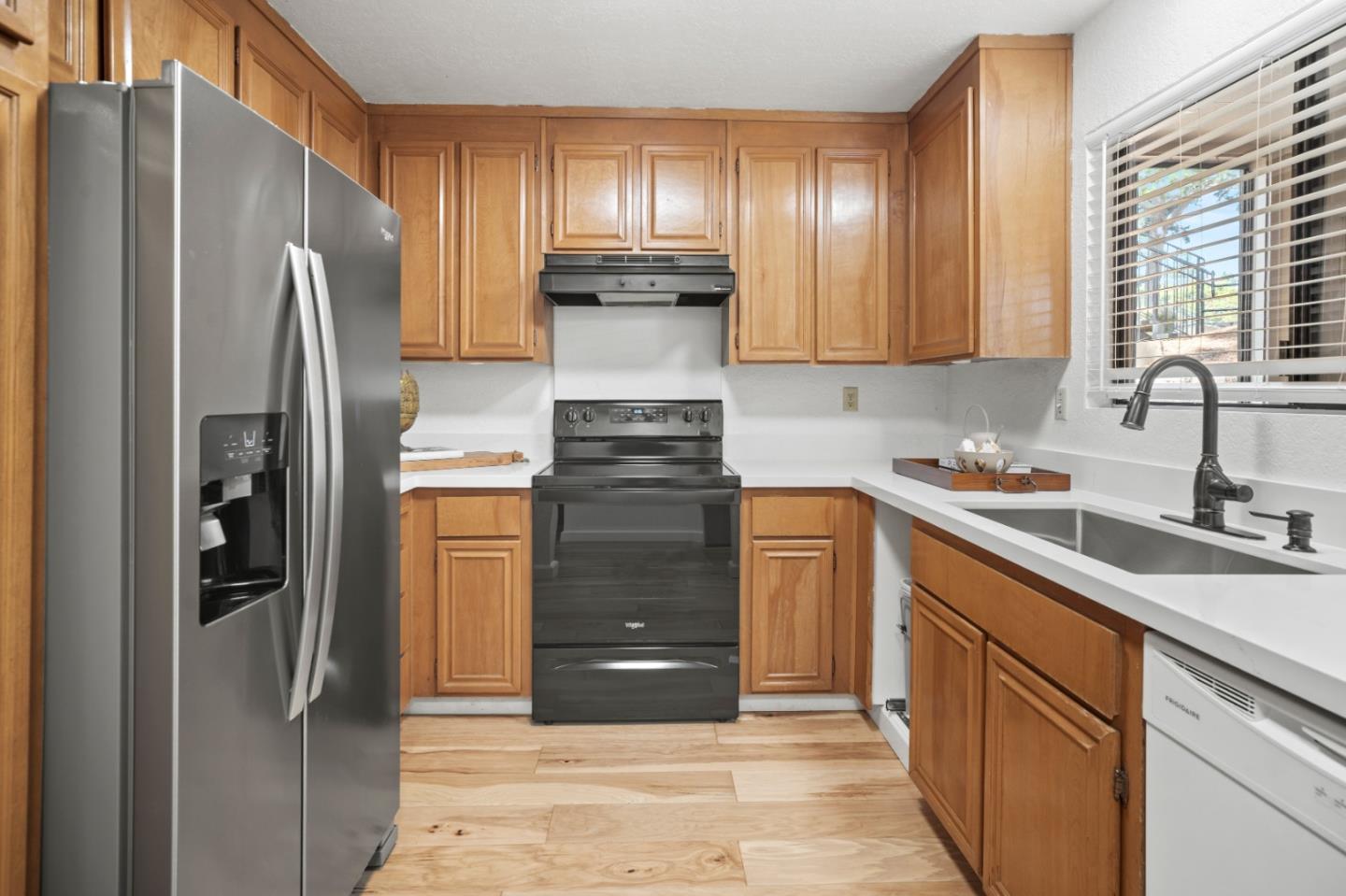 Detail Gallery Image 12 of 29 For 250 Forest Ridge Rd #45,  Monterey,  CA 93940 - 2 Beds | 1 Baths