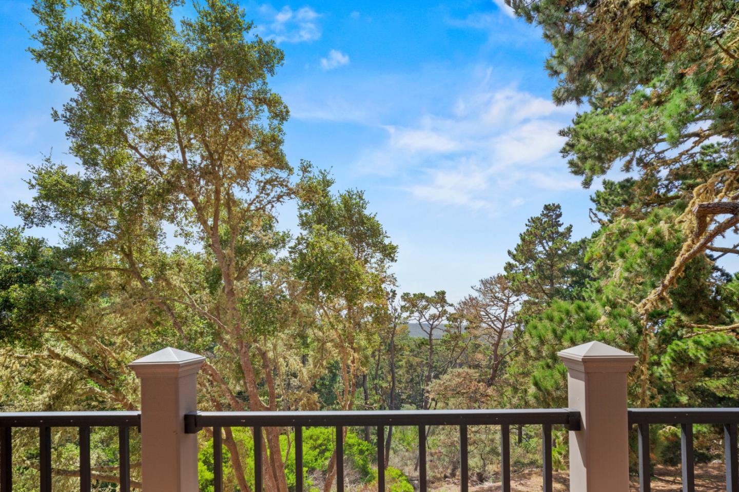 Detail Gallery Image 2 of 29 For 250 Forest Ridge Rd #45,  Monterey,  CA 93940 - 2 Beds | 1 Baths