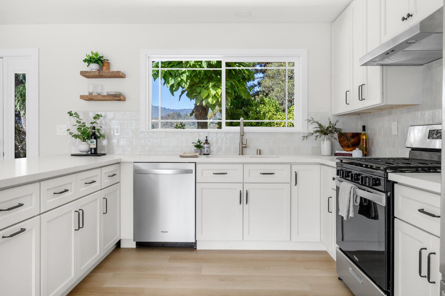 Detail Gallery Image 8 of 58 For 422 Allan Ln, Corralitos,  CA 95076 - 4 Beds | 2 Baths